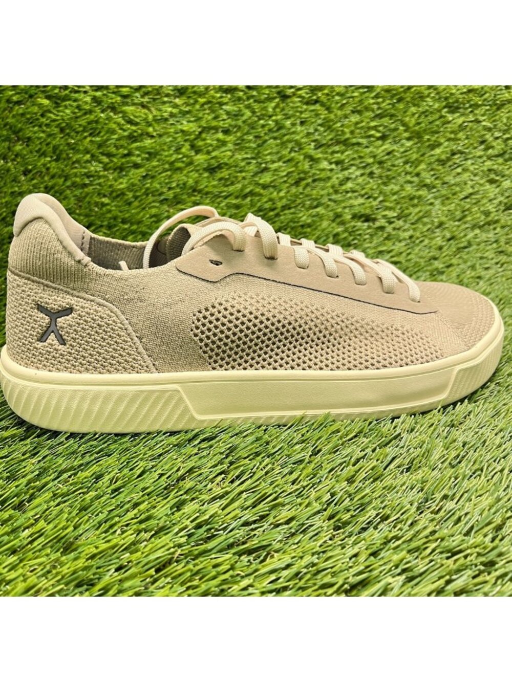 Flux Footwear Adapt Trainer Dune Mens Size 10.5 Athletic Knit Shoes Sneakers